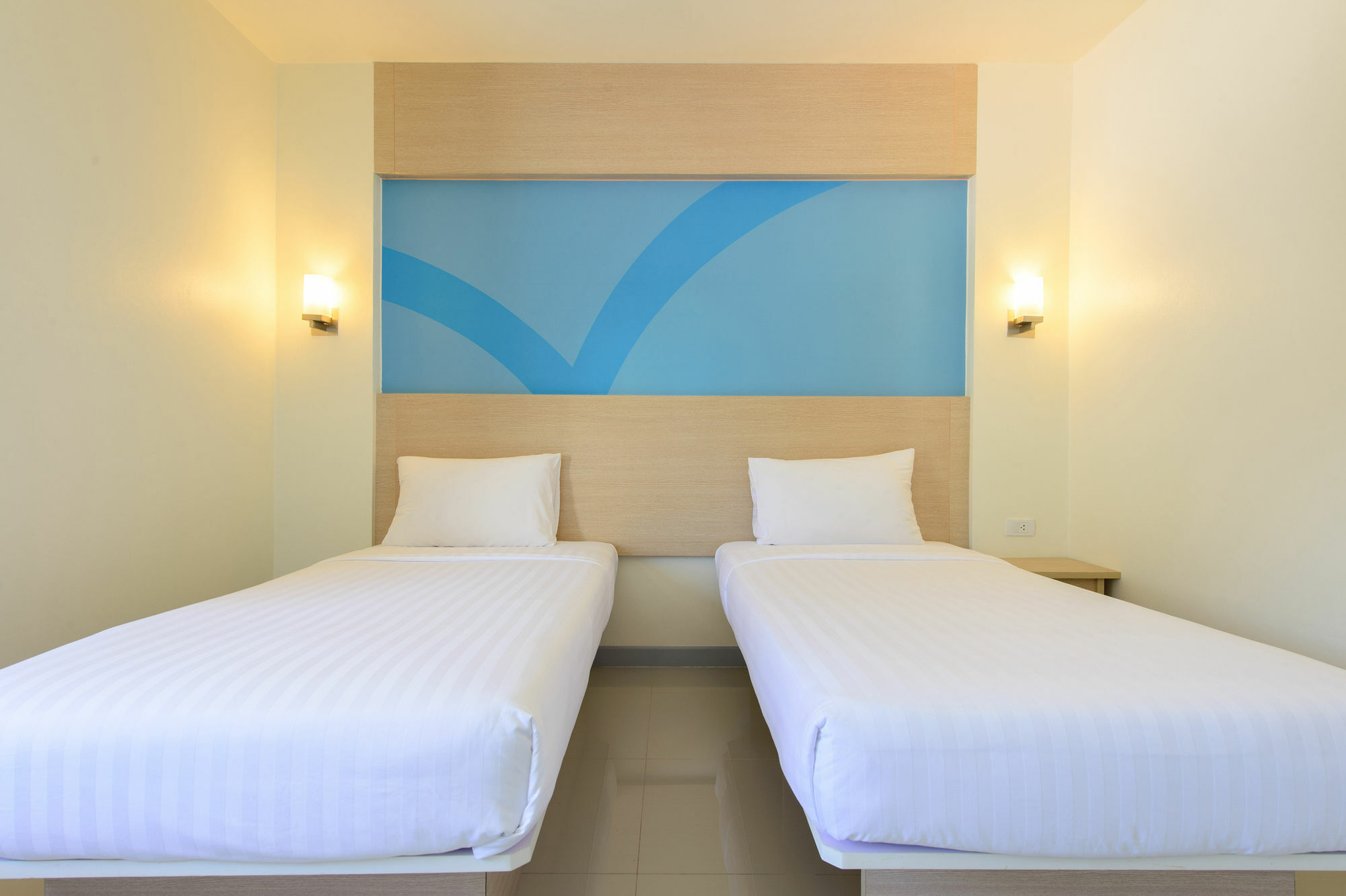Hop Inn Phuket Exterior photo